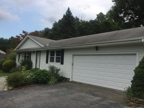 22 Marathon Rd, Bridgeport, CT 06611-2609