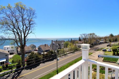 105 Edgefield Ave, Milford CT  06460-7833 exterior