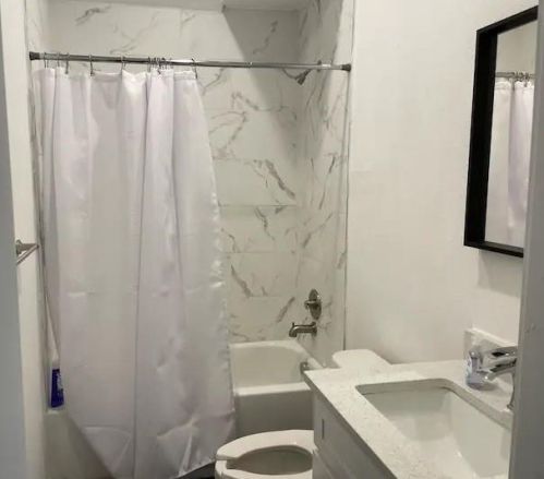 1010 26th St, Austin TX 78705-4316 exterior