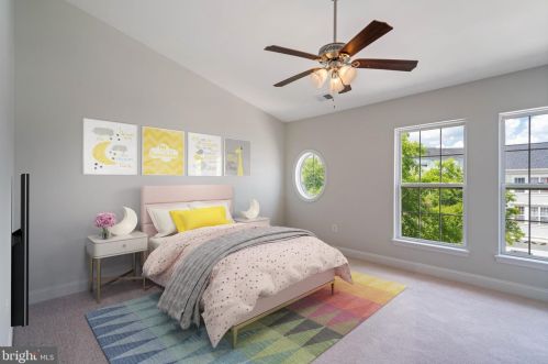 16571 Bramblewood Ln, Woodbridge VA  22191-6014 exterior