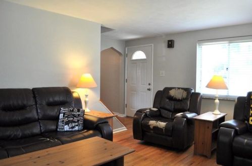1563 Riverside Dr, Verona, PA 15147-2433