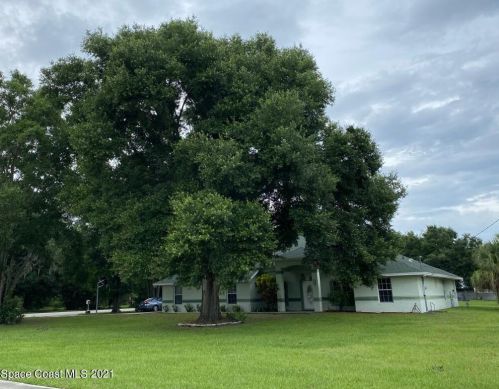 2273 Freedom Ave, Mims, FL 32754-3209