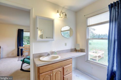 11734 Armistead Filler Ln, Lovettsville VA  20180-1915 exterior