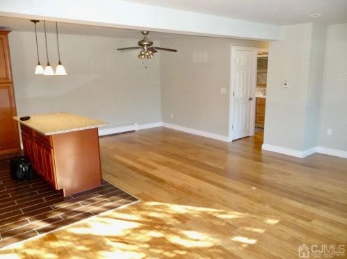 213 Cricket Ln, Woodbridge NJ  07095-1513 exterior