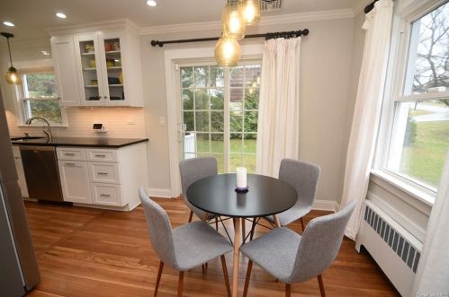 23 Brookside Pl, Pleasantville NY  10570-1204 exterior