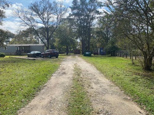 16860 Deep Woods Trl, Conroe, TX 77302-5400