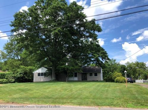 197 Hamiltonian Dr, Tinton Falls, NJ 07701-5069