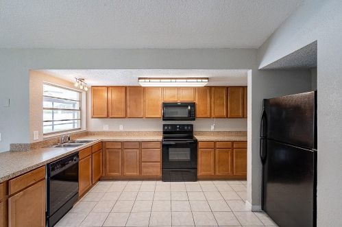 8844 El Prado Ave, Orlando, FL 32825-8304