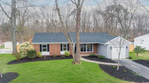 26 Salisbury Run, Mount Sinai, NY 11766-2816