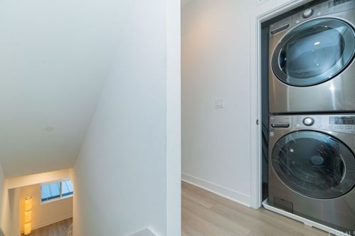 241 Elm Ave, Long Beach CA 90807-3403 exterior