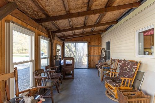 1179 Barkeyville Rd, Grove City PA  16127-4901 exterior