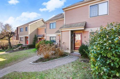 29 Bayberry Ln, Rye Brook, NY 10573-1520
