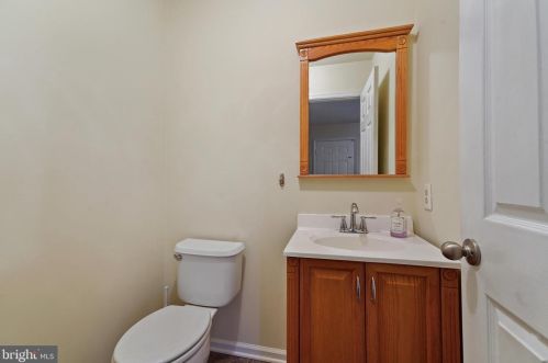 104 Vlg Grn Dr, Gilbertsville PA  19525-9500 exterior