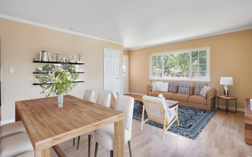 1587 Nuthatch Ln, Sunnyvale CA  94087-4939 exterior