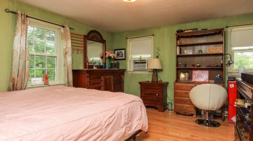 72 Peter Ct, Belmont NH  03220-3136 exterior