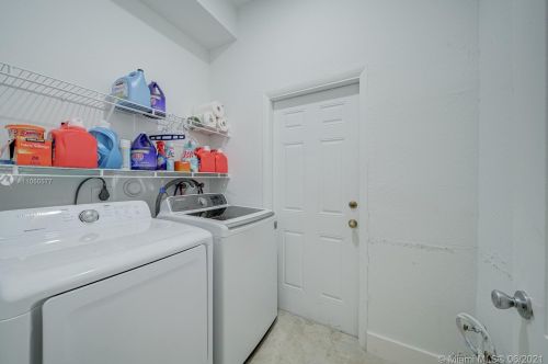 8941 178th St, Hialeah FL  33018-6554 exterior