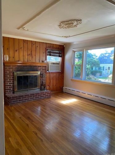 8 2nd Ave, Crotonville, NY 10562-2817