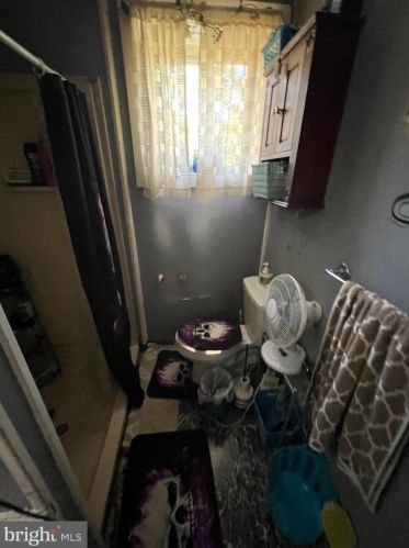 636 Manor Rd, Beverly, NJ 08010-1057