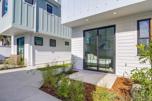 5062 Lotus St, San Diego, CA 92107-1308