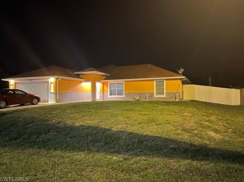 933 Alcalde St, Lehigh Acres, FL 33974-9656