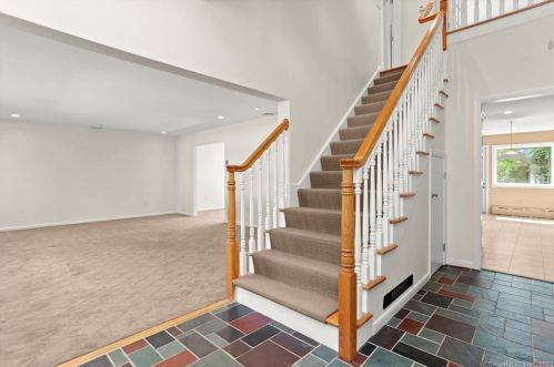 33 Vincent Ave, Stamford, CT 06905-4023