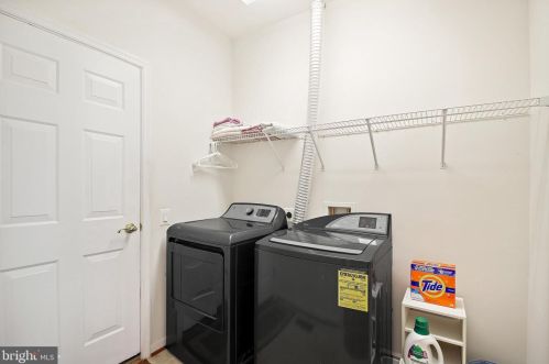 9450 Raith Ct, Bristow VA  20136-3505 exterior