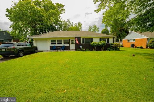 3112 Sycamore Ln, Norristown, PA 19401-1328