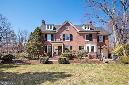 2409 Willard St, Wilmington, DE 19806-1235