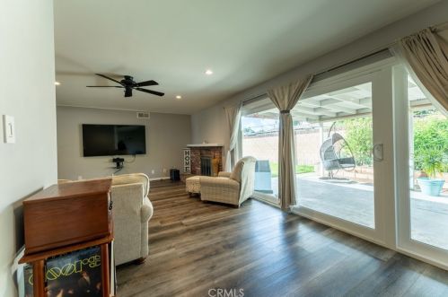 6155 Goshen St, Simi Valley CA 93063-3723 exterior