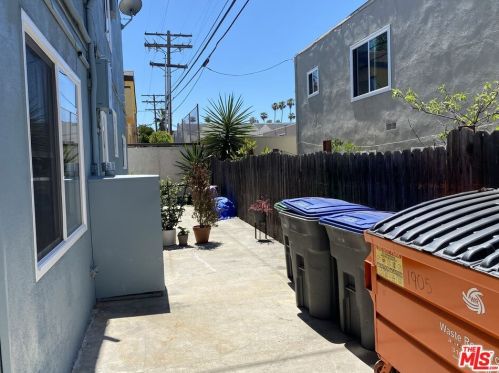 1905 Vassar St, Glendale CA  91204-2926 exterior