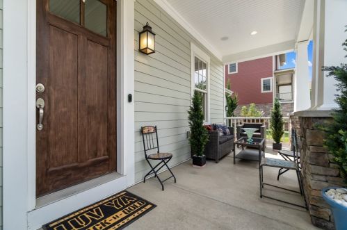 1098 Gromwell Ln, Bridgeville, PA 15017-2078