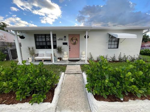 4620 Parker Ave, West Palm Beach, FL 33405-2858