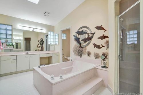 920 203rd Ave, Hollywood FL  33029-3439 exterior