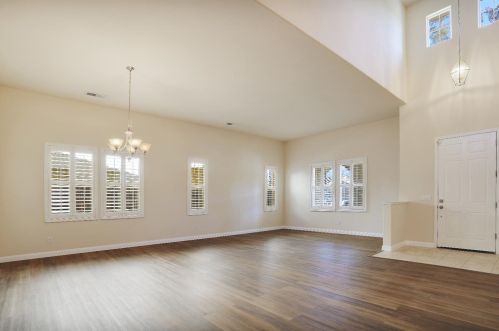 723 Mt Rushmore Dr, Newman, CA 95360-9533