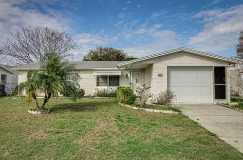 9311 Sterling Ln, Port Richey, FL 34668-4789