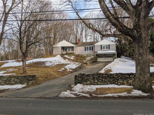 61 Cedar Rd, Southport, CT 06890-1087