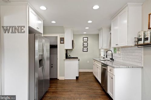 10 Alvil Rd, Wilmington, DE 19805-2030