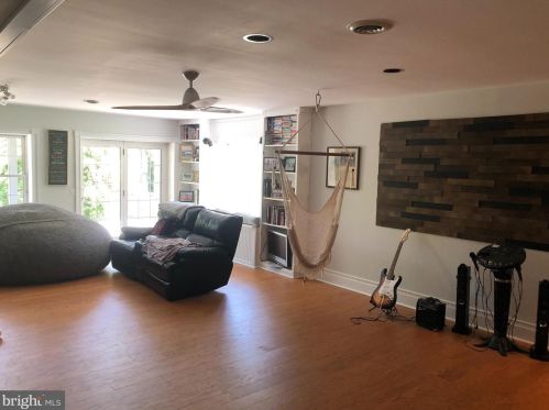 26 Southampton Parish Rd, Landenberg, PA 19350-9382