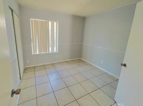 686 Wisteria Ave, Rialto CA  92376 exterior