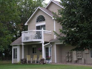 3456 Lake Shore Dr, Chaska MN  55318-1027 exterior