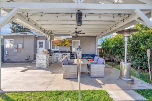 4852 Gondar Ave, Lakewood CA  90713-2410 exterior