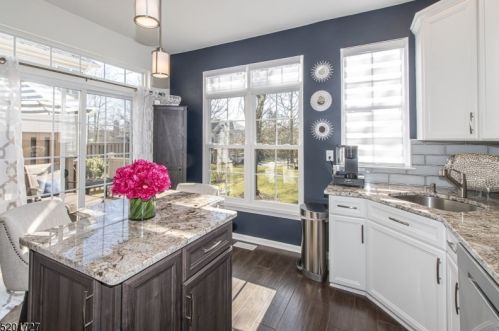 4 Stevens Ln, Martinsville NJ  08836-2249 exterior