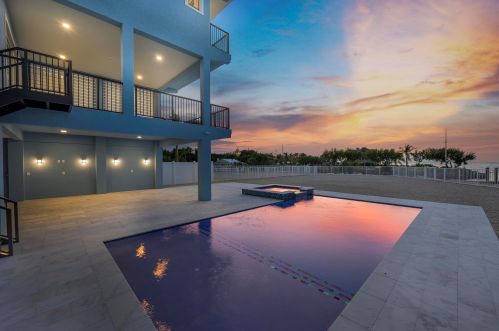 845 50th Street Gulf, Marathon, FL 33050-2657