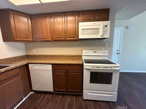44840 Hanstead Ave, Lancaster CA  93535-2739 exterior