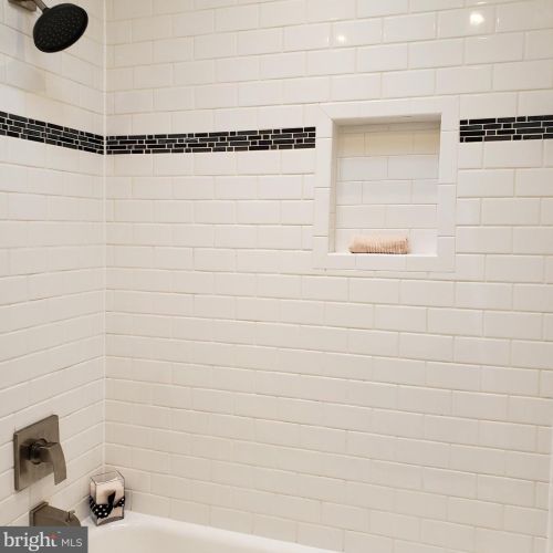 712 Kenyon St, Washington DC  20010-1522 exterior