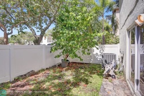 11936 12 St, Hollywood FL 33026-4359 exterior