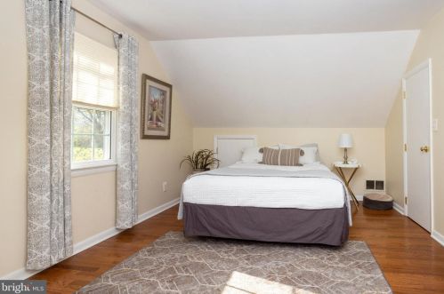 1202 Wedgewood Rd, Flourtown PA  19031-2127 exterior