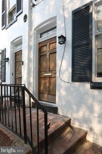 1207 33rd St, Washington DC  20007-3202 exterior