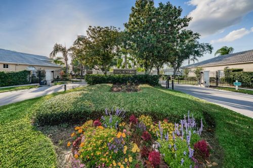 9214 Souchak Dr, New Port Richey, FL 34655-4635