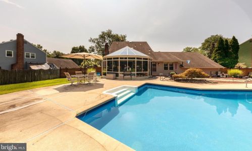 716 Carter Hill Dr, West Deptford NJ  08066-1903 exterior